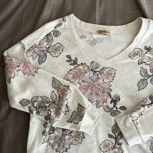 🖤 CLOSET CLEAR OUT 🖤 Democracy Floral V Neck Sweater